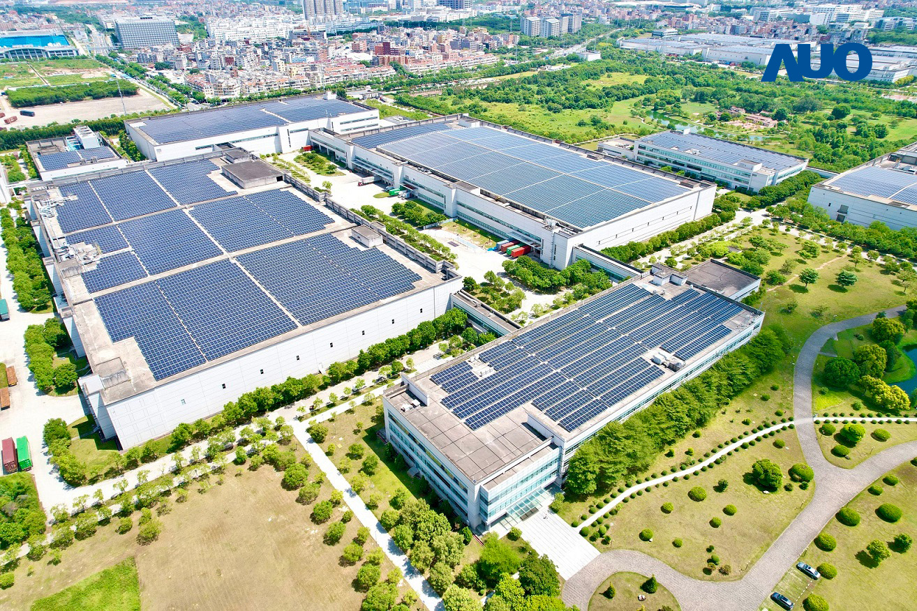 友達廈門推動智慧製造同時，透過綠電創能縱深推進綠色轉型，廠區全屋頂鋪設太陽能板，每年太陽能發電 2,600多萬度