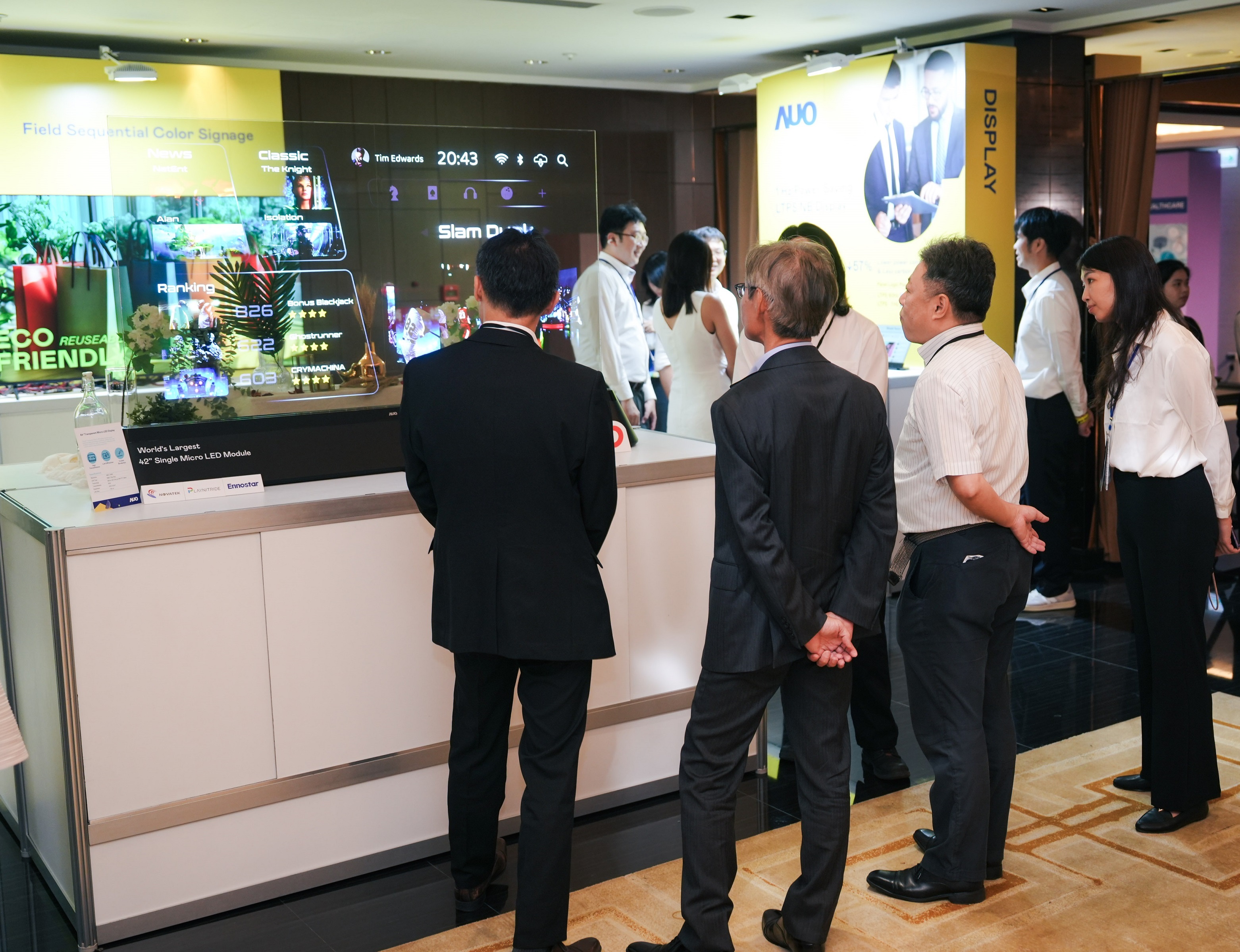 現場亦規劃多項技術產品展示，涵蓋材料、設計到系統整合，讓與會夥伴見證友達技術深度與前瞻視野帶來的共創可能性